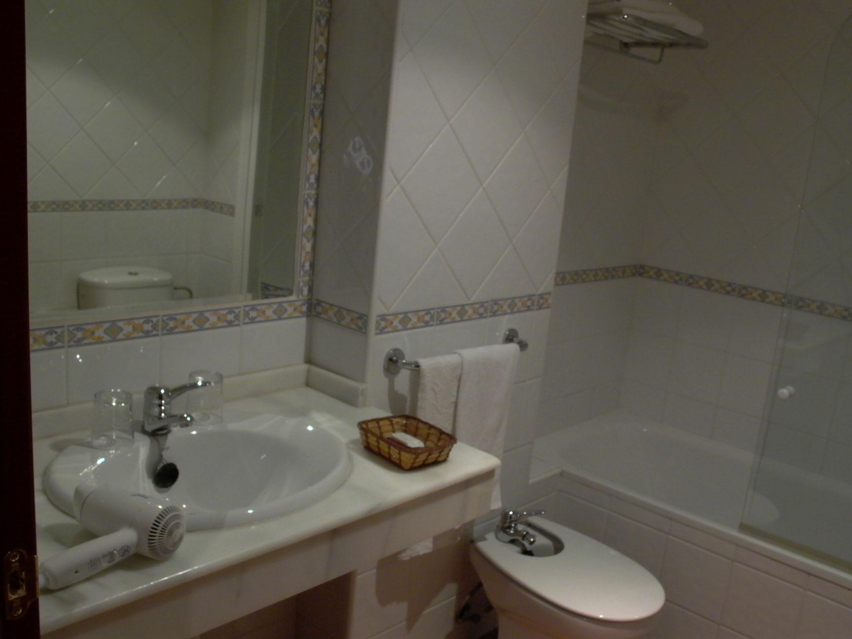 Hotel Calderon Cenes De La Vega Buitenkant foto