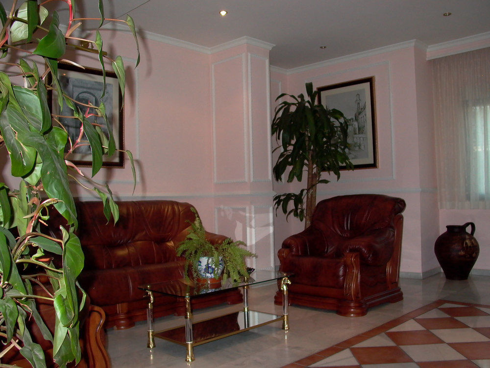Hotel Calderon Cenes De La Vega Buitenkant foto
